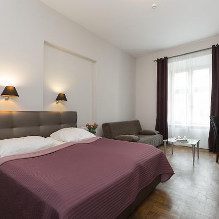 Hotel Floryan Old Town Краков Экстерьер фото