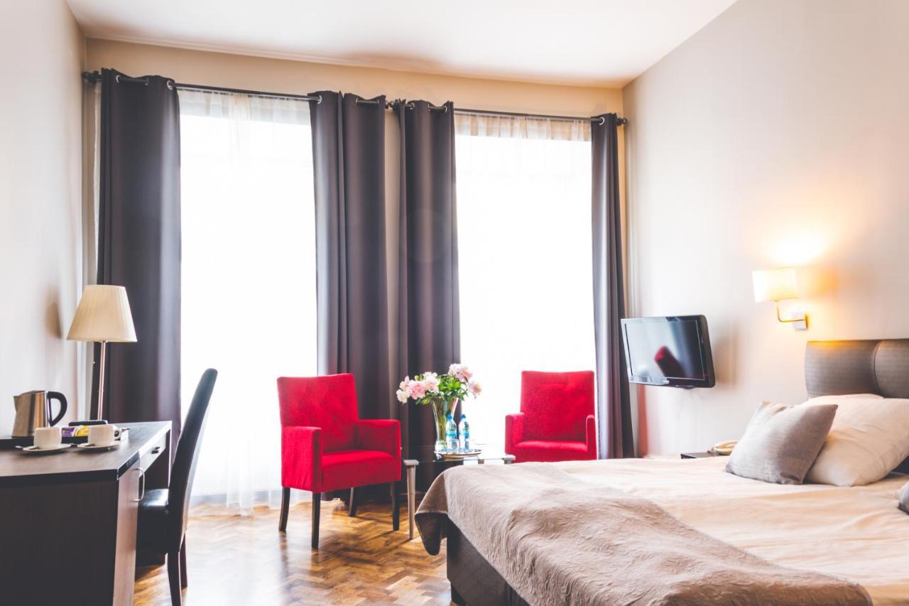 Hotel Floryan Old Town Краков Экстерьер фото