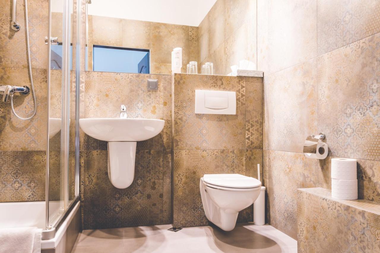 Hotel Floryan Old Town Краков Экстерьер фото