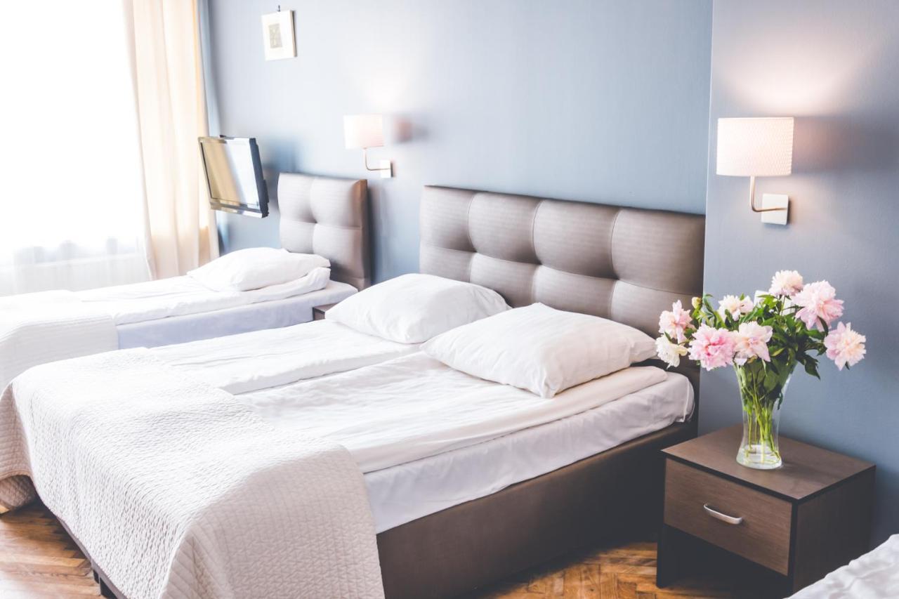 Hotel Floryan Old Town Краков Экстерьер фото