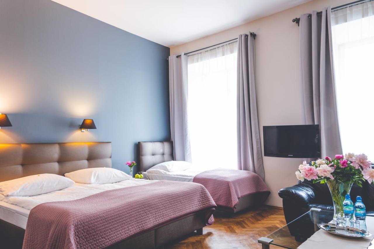 Hotel Floryan Old Town Краков Экстерьер фото