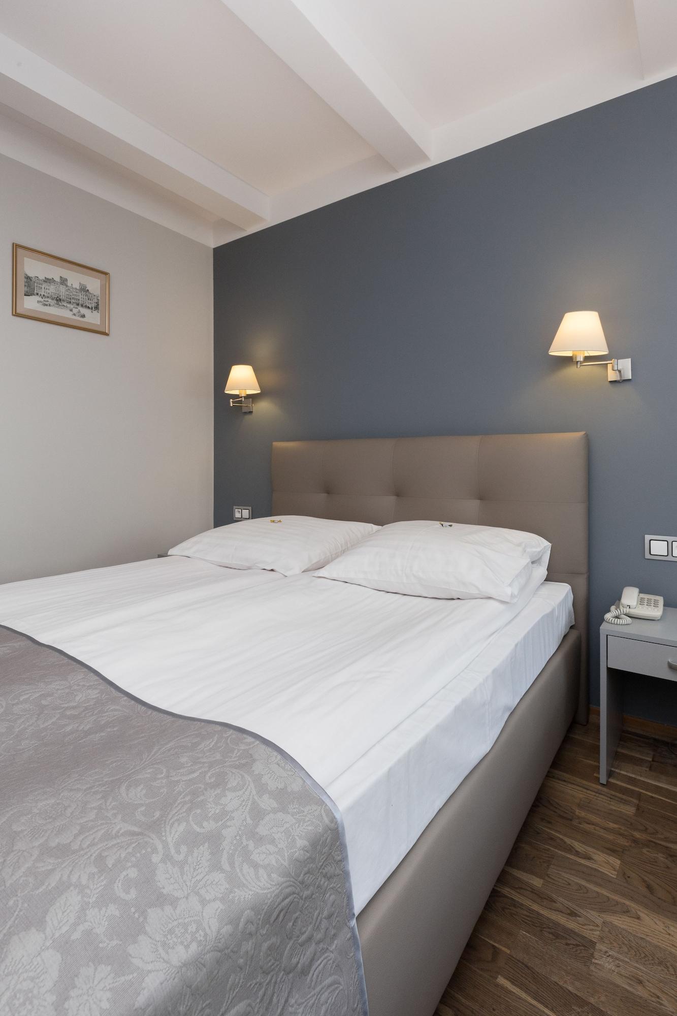 Hotel Floryan Old Town Краков Экстерьер фото