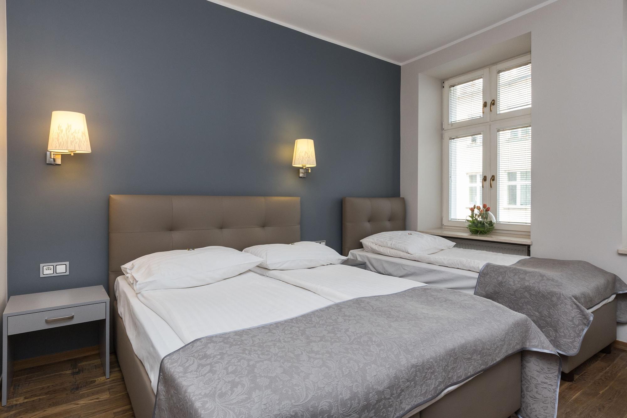 Hotel Floryan Old Town Краков Экстерьер фото