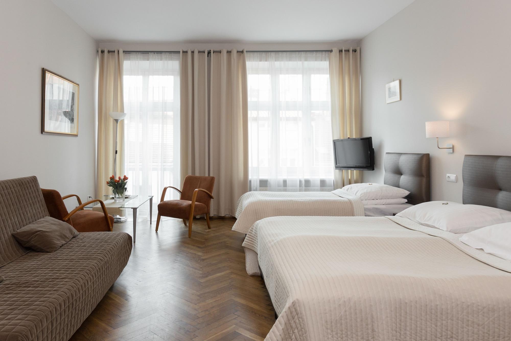 Hotel Floryan Old Town Краков Экстерьер фото