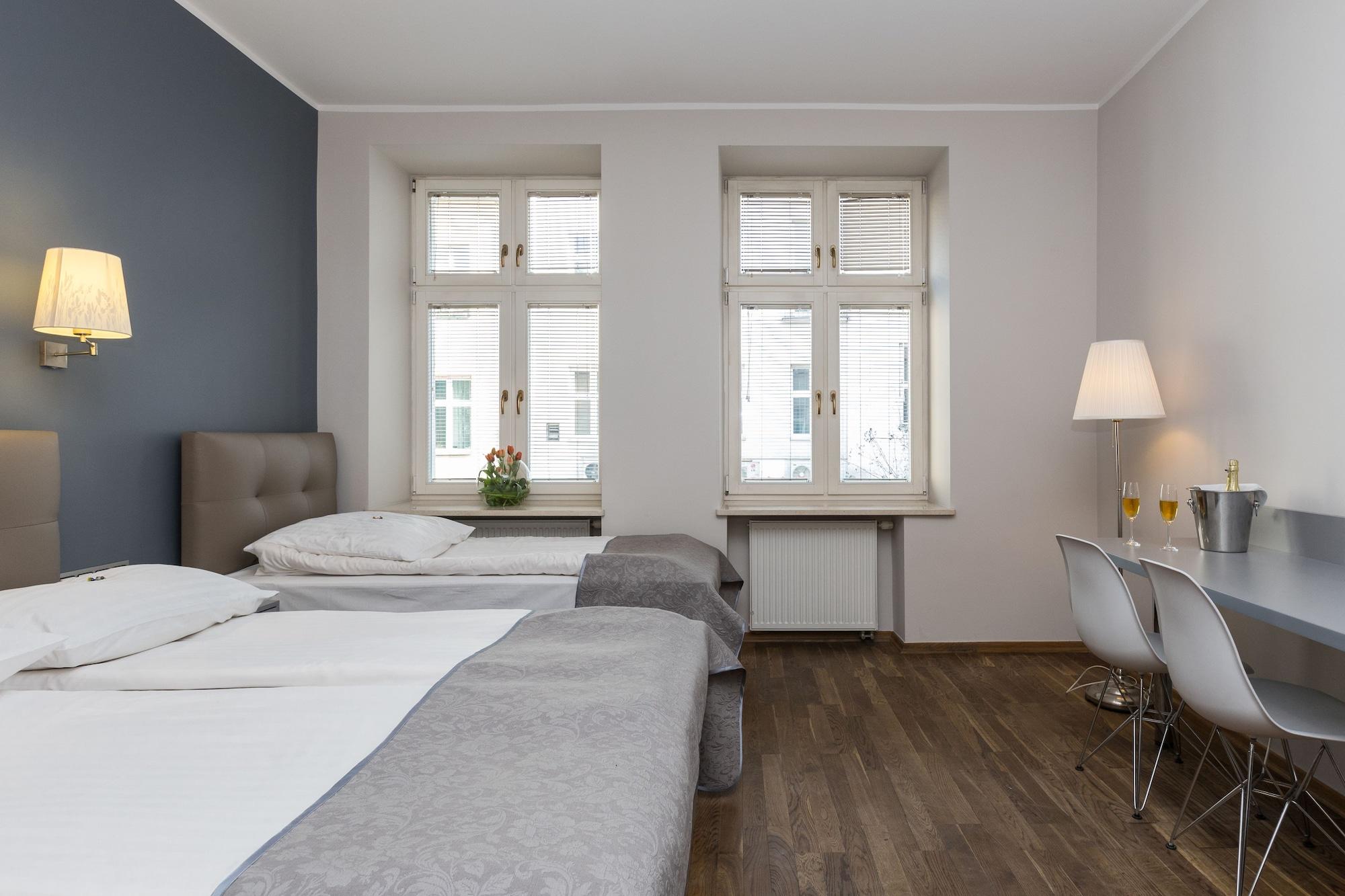 Hotel Floryan Old Town Краков Экстерьер фото