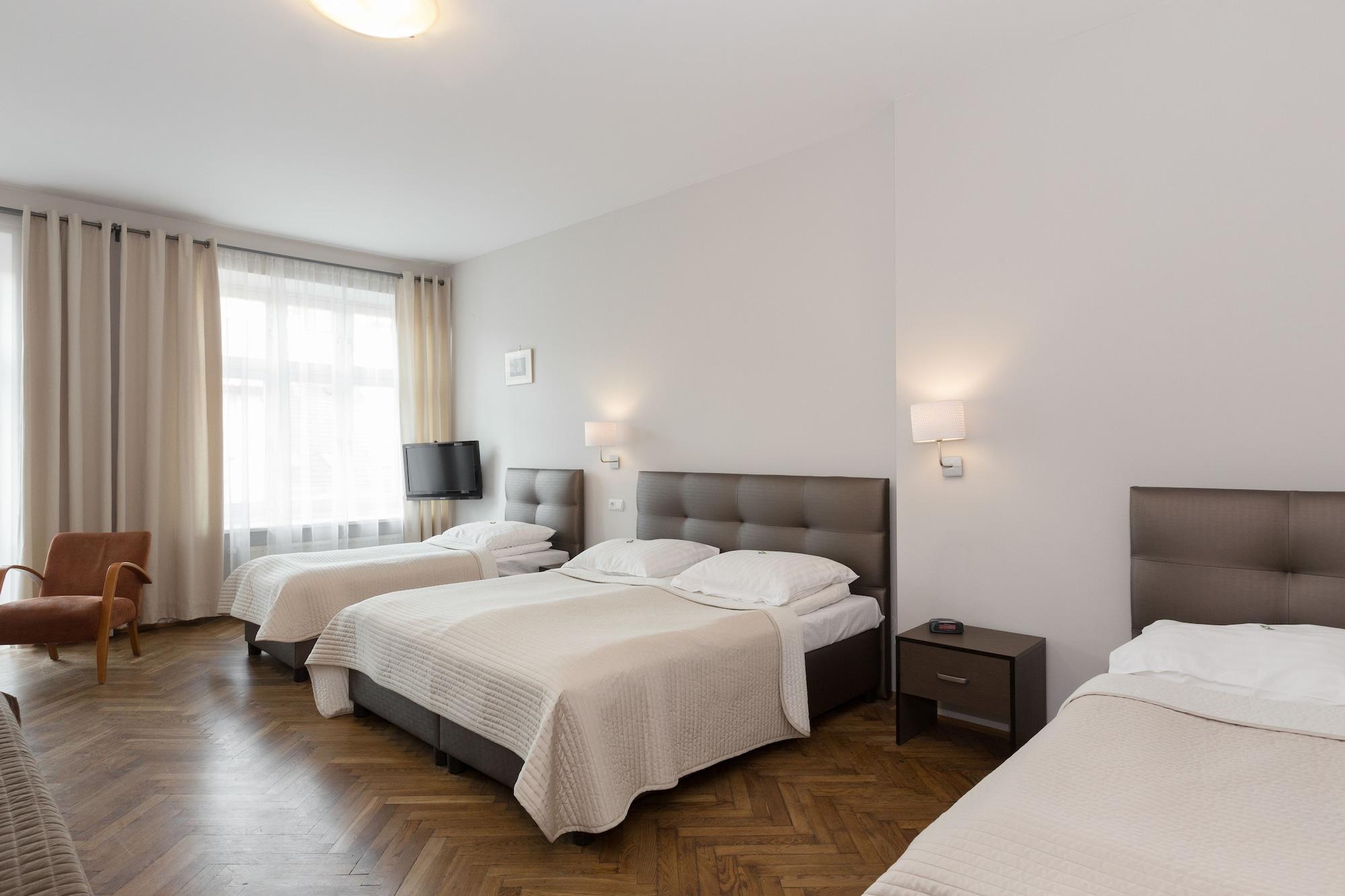 Hotel Floryan Old Town Краков Экстерьер фото