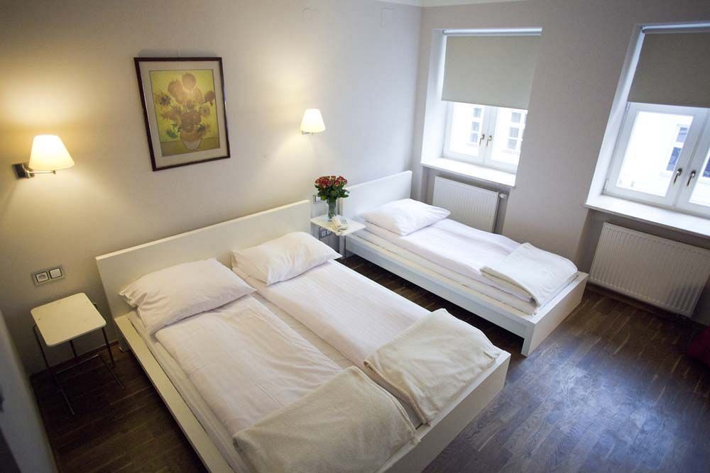 Hotel Floryan Old Town Краков Экстерьер фото