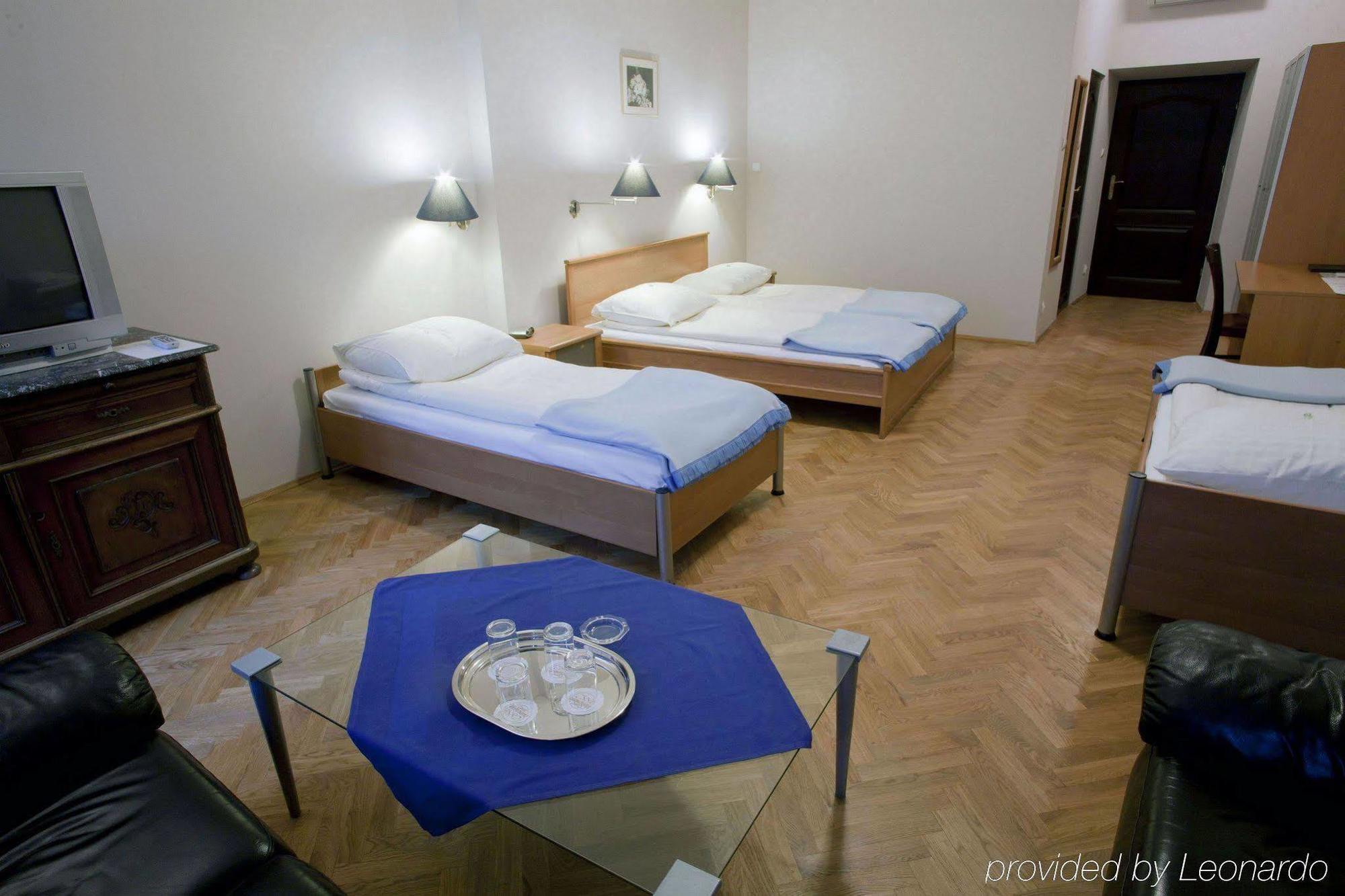 Hotel Floryan Old Town Краков Номер фото