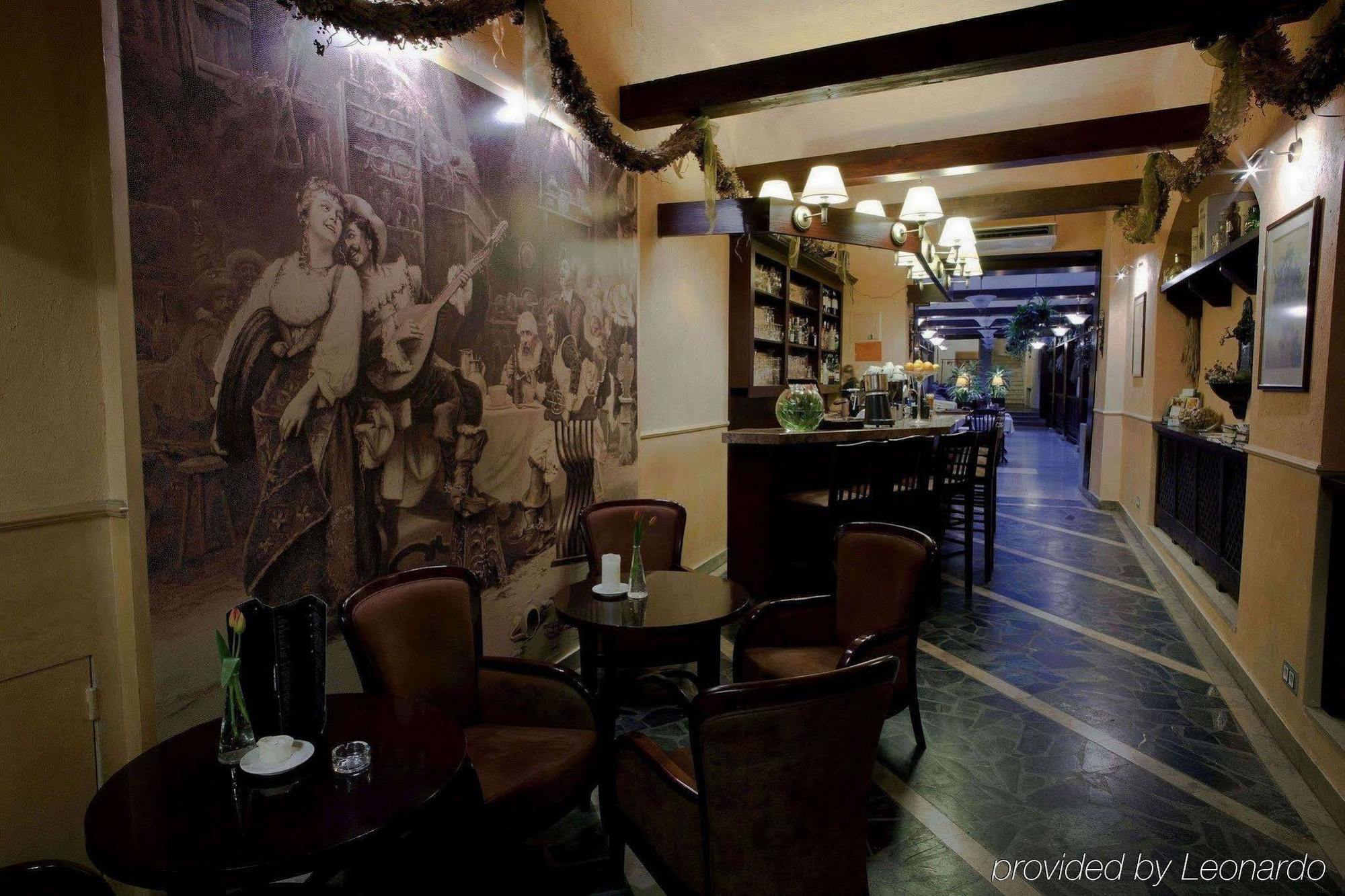 Hotel Floryan Old Town Краков Ресторан фото