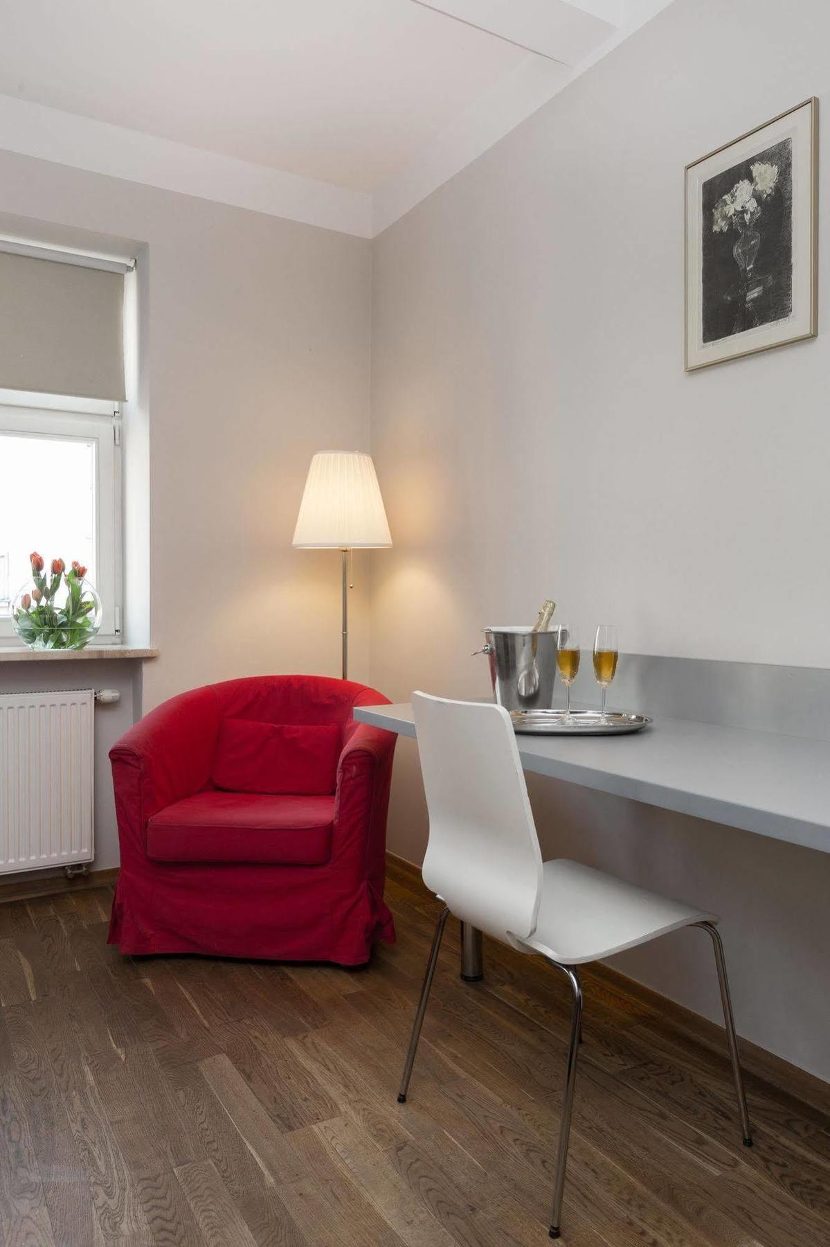 Hotel Floryan Old Town Краков Экстерьер фото