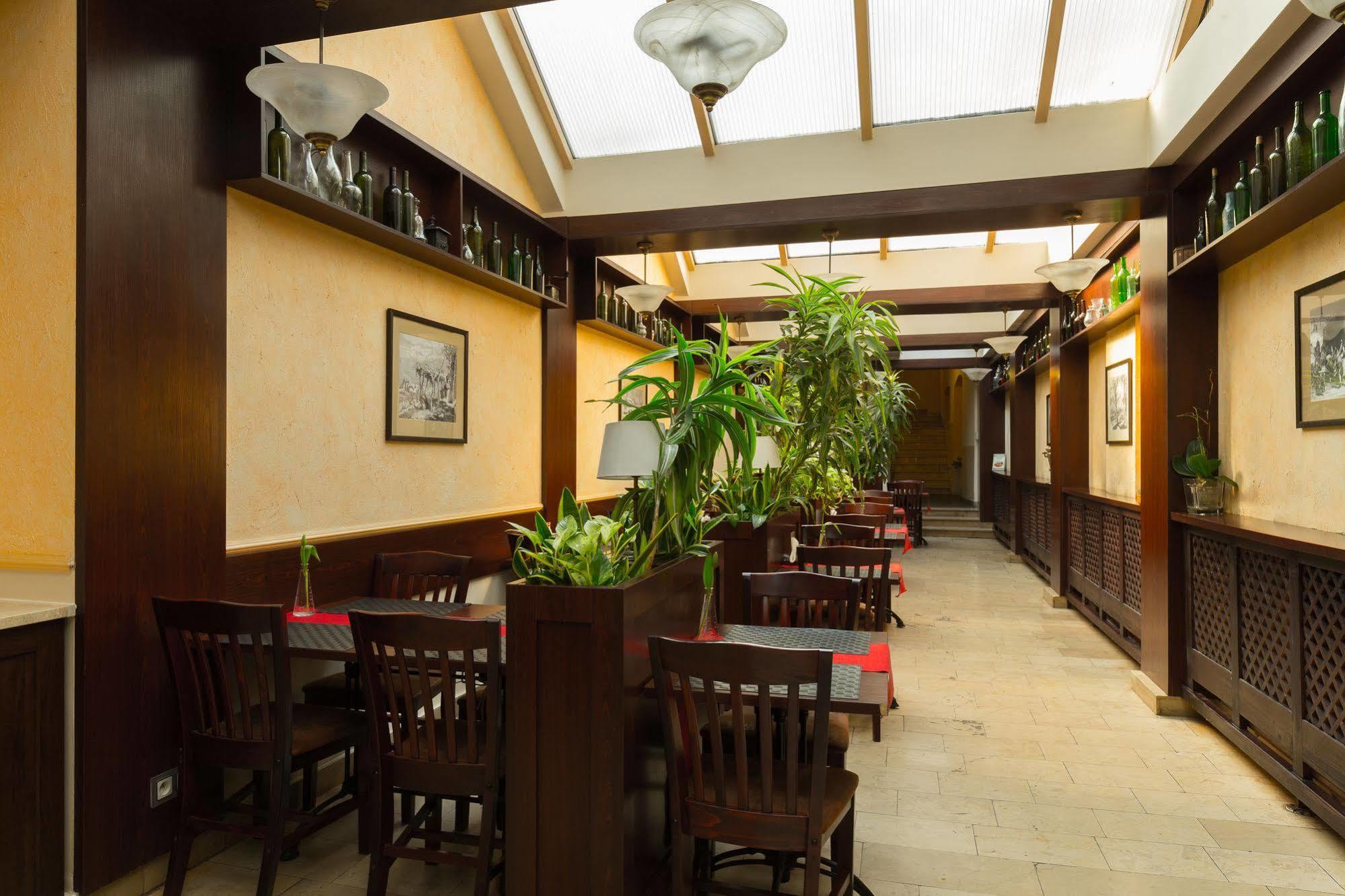 Hotel Floryan Old Town Краков Экстерьер фото