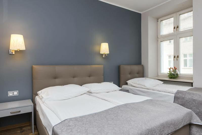 Hotel Floryan Old Town Краков Экстерьер фото
